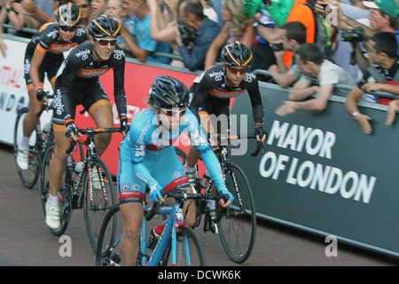 MG-Maxifuel équipe Pro Cycling/Coalville dans le 2013 womens course à la Prudential RideLondon Grand Prix Banque D'Images