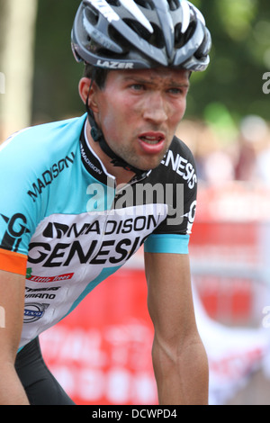 Ian Bibby de genèse dans l'équipe de Madison 2013 Prudential Ride London Surrey Classic cyclosportive. Banque D'Images