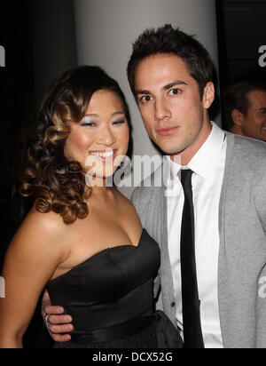 Jenna Ushkowitz et Michael Trevino l'effet d'un projet d'eau au bénéfice de l'organisme de bienfaisance qui a eu lieu au coucher du Soleil - Hôtel de luxe à l'intérieur de Los Angeles, Californie - 10.12.11 Banque D'Images