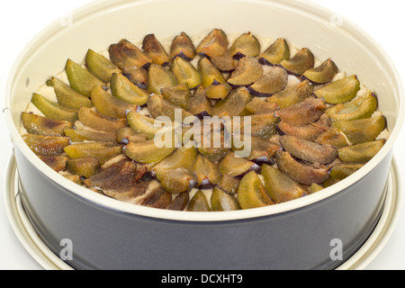 Gâteau Tarte aux prunes en moule Banque D'Images