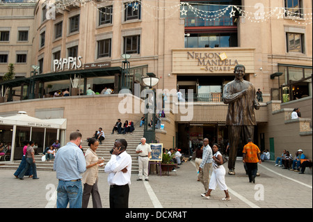 La place Nelson Mandela à la ville de Sandton, Johannesburg, Afrique du Sud Banque D'Images