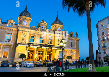 Monaco, Monte Carlo, le Casino at Dusk Banque D'Images