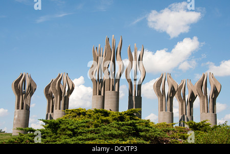 Montréal. "La forme des couronnes de flammes, "sculpture en béton du Roussil hommage à René Lévesque Banque D'Images