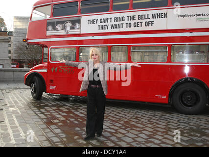 Joanna Lumley lance la campagne 2012 Compassions à Trafalgar Square. La campagne est lancée comme une protestation contre les exportations d'animaux vivants 05.01.12 - Londres, Angleterre Banque D'Images