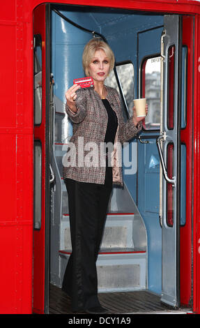 Joanna Lumley lance la campagne 2012 Compassions à Trafalgar Square. La campagne est lancée comme une protestation contre les exportations d'animaux vivants 05.01.12 - Londres, Angleterre Banque D'Images