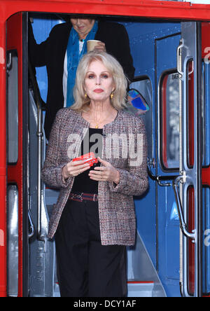 Joanna Lumley lance la campagne 2012 Compassions à Trafalgar Square. La campagne est lancée comme une protestation contre les exportations d'animaux vivants 05.01.12 - Londres, Angleterre Banque D'Images