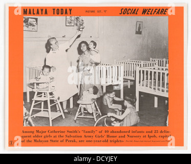 L'ensemble d'affiches photo « Malaya Today » offre un regard perspicace sur la culture, le mode de vie et les paysages de la Malaisie, capturant divers aspects du pays au cours d'une période historique spécifique. Banque D'Images