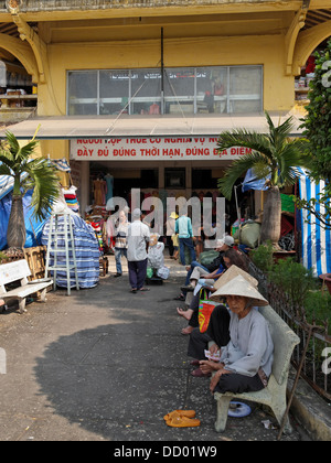 Cour intérieure menant à l'entrée intérieure de Cholon, le marché Binh Tay ,, Ho Chi Minh Ville (Saigon), Vietnam. Banque D'Images