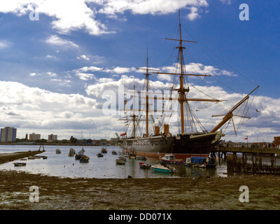 Le HMS Warrior, navire de l'époque victorienne, Portsmouth, Hampshire, Angleterre. Lancé en 1860, elle a été le premier navire à coque en fer Banque D'Images