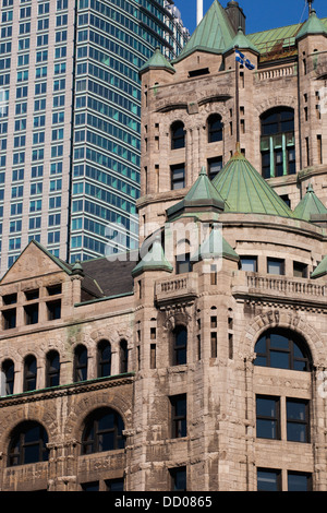 La Gare Windsor et IBM-Marathon tour ; Montréal, Québec, Canada Banque D'Images