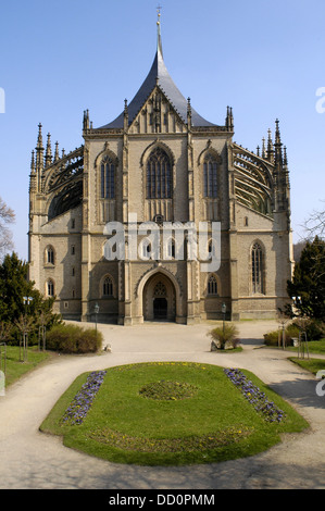 Vue de l'église catholique romaine gothique de Saint Barbara site du patrimoine mondial de l'UNESCO à Kutná Hora République tchèque ville Banque D'Images