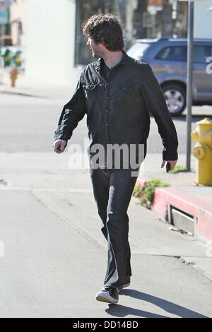 David Schwimmer vu quitter kings road cafe après le petit-déjeuner avec des amis à Los Angeles, Californie - 17.01.12 Banque D'Images