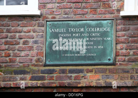 La nouvelle maison de Highgate Kate Moss et Jamie Hince, précédemment détenue par dramaturge J.B. Priestley et habité par Samuel Taylor Coleridge. Moss a acheté la chambre l'année dernière (11) et elle est en train de passer à la suite de travaux de rénovation. La maison est deux portes vers le bas Banque D'Images