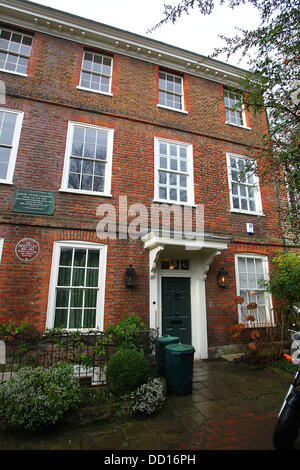 La nouvelle maison de Highgate Kate Moss et Jamie Hince, précédemment détenue par dramaturge J.B. Priestley et habité par Samuel Taylor Coleridge. Moss a acheté la chambre l'année dernière (11) et elle est en train de passer à la suite de travaux de rénovation. La maison est deux portes vers le bas Banque D'Images