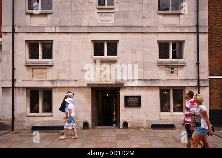 La Richard Watts Six voyageurs pauvres Maison de Charité Rochester High Street UK Banque D'Images