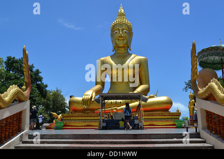 Big Buddha image à Pratumnak Hill Pattaya - Wat Khao Phra Yai Banque D'Images