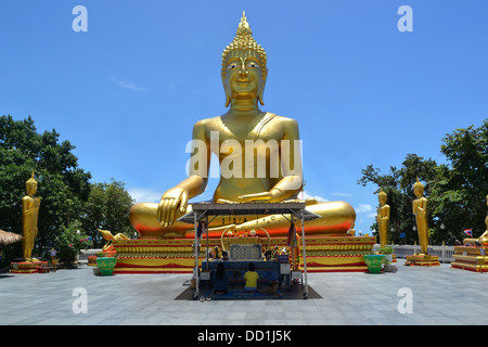 Big Buddha image à Pratumnak Hill Pattaya - Wat Khao Phra Yai Banque D'Images