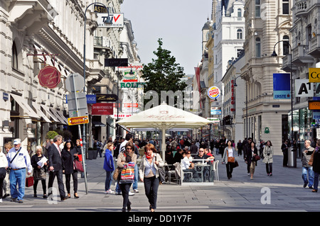 Shoppers à Vienne, Autriche, Europe Banque D'Images