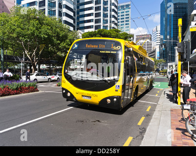 Dh Lambton Quay WELLINGTON NEW ZEALAND Rendez-Bus Wellington Ville singledecker trafic routier transport rue rues Banque D'Images