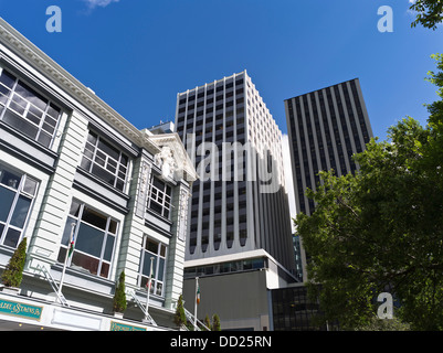 Dh Lambton Quay WELLINGTON NEW ZEALAND vieux bâtiments coloniaux et de nouveaux gratte-ciel Banque D'Images