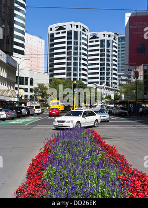 Dh Lambton Quay WELLINGTON WELLINGTON NEW ZEALAND taxi cab city transport du trafic de la rue Banque D'Images