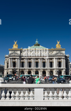 PALAIS GARNIER OPERA HOUSE PLACE DE LA OPERA PARIS FRANCE Banque D'Images