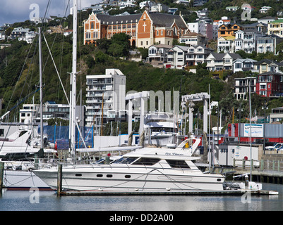 Dh Port Lambton WELLINGTON NEW ZEALAND jour Yacht Motor Cruiser Chaffers marina yachts Monastère St Gerards Banque D'Images