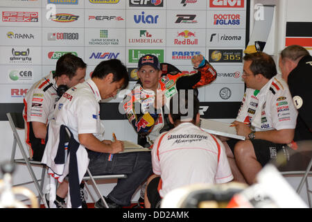 Brno, République tchèque.23 août 2013. Stefan Bradl (LCR Honda MotoGP) pendant la séance d'essais libres à Brno crédit circuit : Gaetano Piazzolla/Alamy Live News Banque D'Images