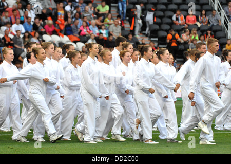 Les participants du spectacle en costumes du module Banque D'Images