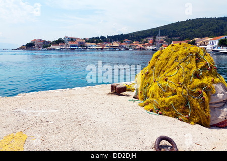 L'île de Céphalonie, Grec, Grèce, fiscardo, village côtier de l'île de Céphalonie, la plus grande des îles Ioniennes les filets de pêche Banque D'Images