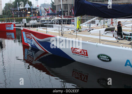 Londres, Royaume-Uni. Août 23, 2013. Londres est d'accueillir le départ et l'arrivée de l'édition 2013-2014 de la Clipper Round the World Yacht Race, de quitter la capitale le 1 septembre 2013 et ne retourne pas jusqu'en juillet 2014 après 40 000 miles de course visiter 14 ports sur six continents dans la plus longue course de l'océan. L'évènement va voir les débuts de la troisième génération 37 70 yacht de course, qui a été lancé plus tôt dans l'année à St Katharine Docks. Credit : Ashok Saxena/Alamy Live News Banque D'Images