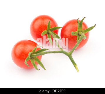 Découper les tomates cerises fraîches isolées sur fond blanc Banque D'Images