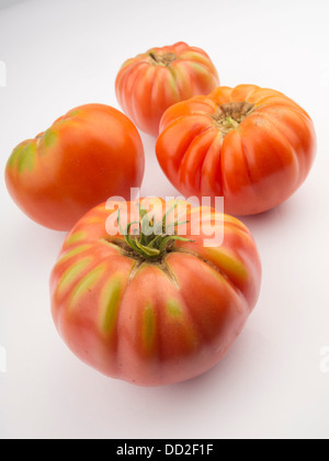 Heirloom tomatoes frais Banque D'Images