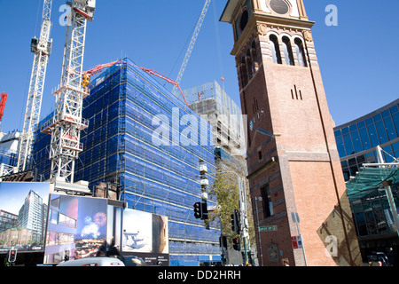 Site de construction sur Quay Street chippendale,le bâtiment quay apartments et tour de l'horloge à UTS,Sydney, Australie Banque D'Images