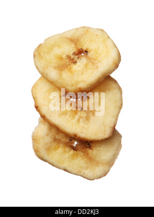 Chips de banane séchée isolé sur fond blanc Banque D'Images