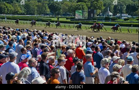 Saratoga Springs, New York, USA. Août 24, 2013. Des scènes de autour de la piste sur les travers Stakes jour sur l'Hippodrome de Saratoga à Saratoga Springs, New York le 24 août 2013. Crédit : Scott Serio/Eclipse/ZUMAPRESS.com/Alamy Live News Banque D'Images