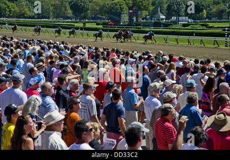 Saratoga Springs, New York, USA. Août 24, 2013. Des scènes de autour de la piste sur les travers Stakes jour sur l'Hippodrome de Saratoga à Saratoga Springs, New York le 24 août 2013. Crédit : Scott Serio/Eclipse/ZUMAPRESS.com/Alamy Live News Banque D'Images