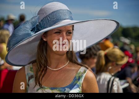 Saratoga Springs, New York, USA. Août 24, 2013. Des scènes de autour de la piste sur les travers Stakes jour sur l'Hippodrome de Saratoga à Saratoga Springs, New York le 24 août 2013. Crédit : Scott Serio/Eclipse/ZUMAPRESS.com/Alamy Live News Banque D'Images