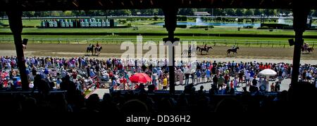 Saratoga Springs, New York, USA. Août 24, 2013. Des scènes de autour de la piste sur les travers Stakes jour sur l'Hippodrome de Saratoga à Saratoga Springs, New York le 24 août 2013. Crédit : Scott Serio/Eclipse/ZUMAPRESS.com/Alamy Live News Banque D'Images