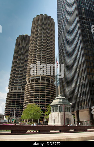 Marina City Complex conçu par Bertrand Goldberg en 1959 et achevée en 1964 Banque D'Images