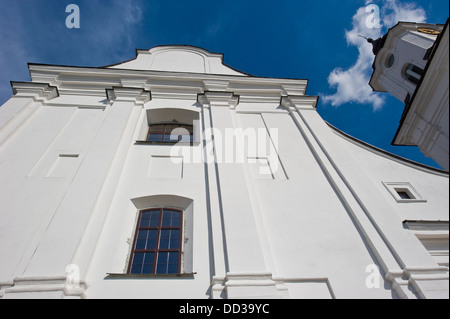 L'église franciscaine de l'Assomption de la Bienheureuse Vierge Marie à Drohiczyn, au nord-est de la Pologne. Banque D'Images