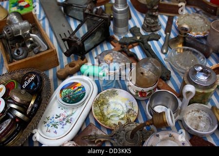 Antiquités et objets de collection en vente à Santo Stefano di Sessanio, Italie. Banque D'Images