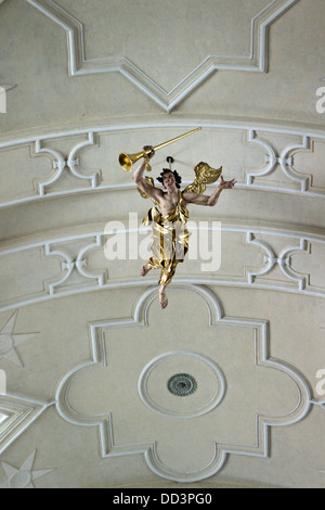 À l'intérieur de l'Église des Bernardins (Brownriar) qui est situé au pied de la colline de Wawel. Banque D'Images