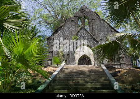 Ruines d'une église presbytérienne à Ross island, îles Andaman et Nicobar. Banque D'Images