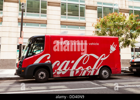 Camion de livraison électrique Coca Cola - USA Banque D'Images