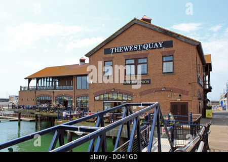 Le quai ouest pub Wetherspoons à Marina Brighton, East Sussex, Angleterre, Royaume-Uni Banque D'Images