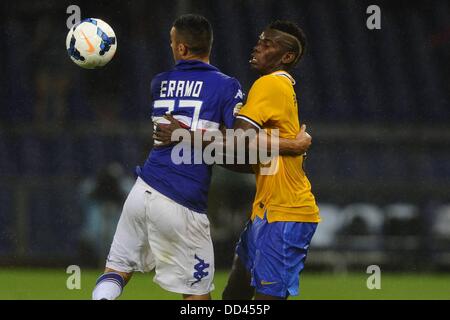 Gênes, Italie. Août 24, 2013. Seriea une ligue de football. La Sampdoria contre la Juventus. Photo Paul Pogba contesté par Eramo Crédit : Action Plus Sports/Alamy Live News Banque D'Images