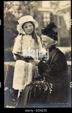 Ak Emma zu Waldeck und Pyrmont mit Prinzessin Juliana, brillant ; Banque D'Images