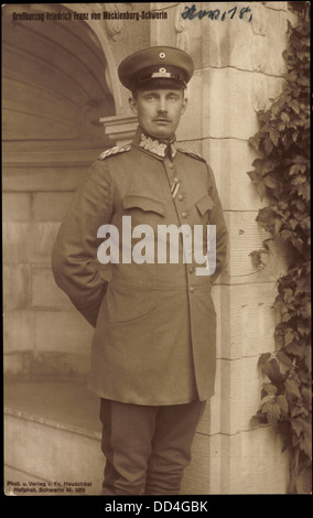 Ak Großherzog Friedrich Franz von Mecklenburg Schwerin, uniforme ; Banque D'Images