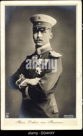 Ak Prinz von Oscar 4123 Preußen, NPG, Paradeuniform, Orden ; Banque D'Images
